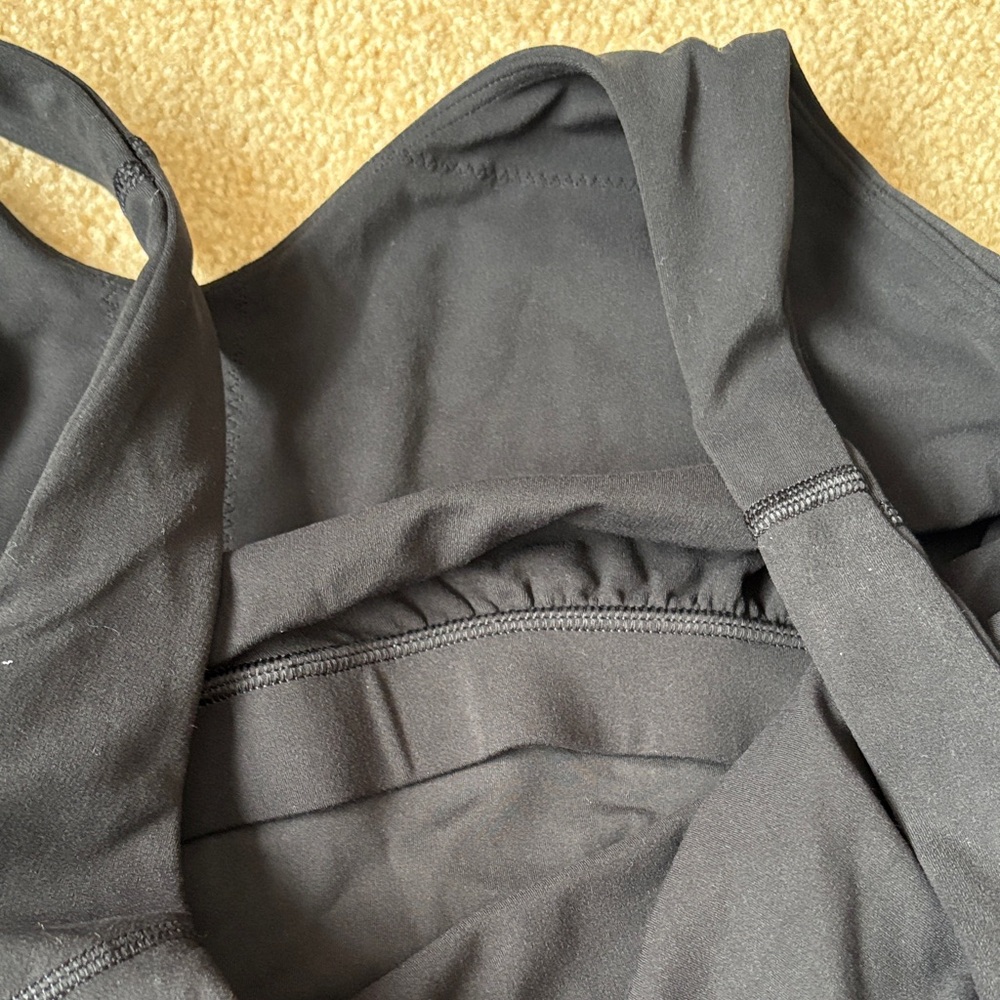 lululemon athletica Classic Black tank top size 18 built in bra Camisole - Picture 4 of 5